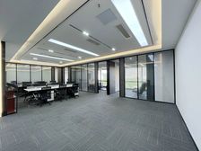 南城华凯广场307平豪装写字楼!家私全齐4大隔间!看中心广场