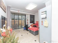 满五一套,带30平米花园,自住精装,南北通透,可接受置换