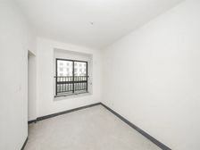 半岛印象花园四房两卫,南北透通户型采光没有影响,业主诚意出售