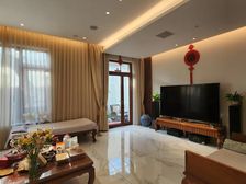 2019年新装修!步行到颐和园,4个车位,室内带泳池