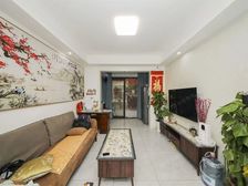 江南华府一楼带院子,精-装-修拎包入住。