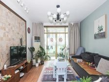 一楼带花园。7/15双地铁0距离,山姆旁,可.上.上师大附中