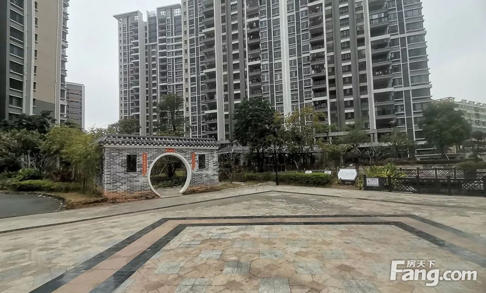 中层三房两卫,南向,阳光充足,江门蓬江区双龙岭南印象二手房 三室