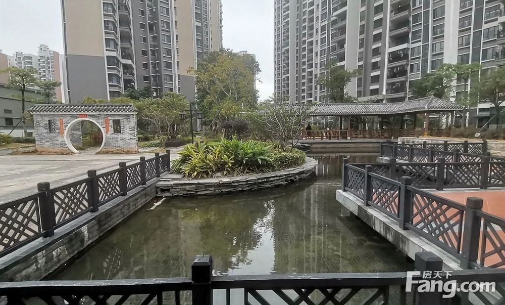 中层三房两卫,南向,阳光充足,江门蓬江区双龙岭南印象二手房 三室