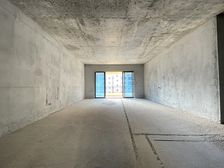 小高层大五房,双主套,南北通透小区中间安静。