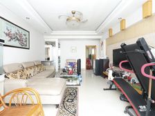 艺泰安邦三房出售 客厅大 三个房间都很大 超大飘窗