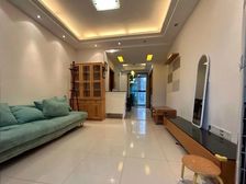 经纬二期,小区中心花园位置,南北板式户型。楼层好。