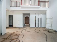 小区闹中取静 市面少有 院子大 居家身份象征