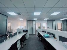 苏州中心湖西商务中心地铁口,价格免租期可谈,无中介费拎包入住