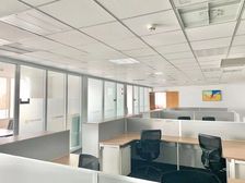 星海大厦地铁口湖西金融中心,价格免租期可谈精装修,无中介费