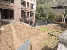 上上城花园洋房 边户院子 两层带地下室 三年出一套