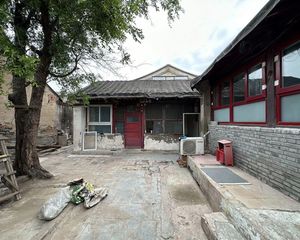 景山,北河沿大街,独门独院独立宗地,胡同宽敞,诚心出售