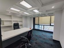 石壁地铁口200平 租金只要9000