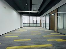 巨大三期丨会江甲级写字楼丨1个月免租期起步丨3隔间可坐25人