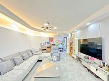 新出!70 豪装地暖!品牌家私带车位,23年装修仅住几个月