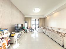 (坎40)小区中间位置,三开间朝南通透户型,采光好,视野棒!