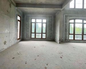 朝阳的远洋独栋,私家车库,私家大气 ,水系环绕您家!