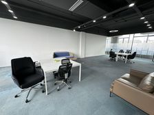 3号线石龙路站 近上海南站面积233平米带装修 创意园租