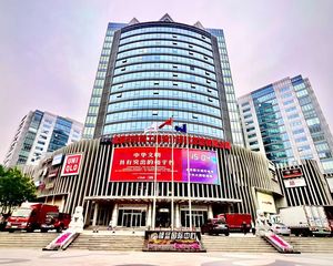 我公司自持房产枫蓝国际大厦235平 单价1.8万 空置 有钥