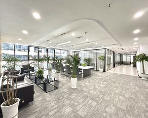 金牛地铁上盖、精装修甲级办公楼、24时空调无加时费,三面采光