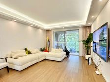 装修99新!满五年有车位!安静视野开阔!随时看房