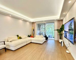 装修99新!满五年有车位!安静视野开阔!随时看房