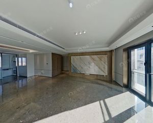 中海京叁號院正规3居室婚房装修采光好空间大不临街