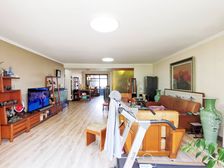 玉函纪委宿舍 电梯洋房4楼 送地下室有车位 业主诚售 随时看