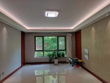 金茂逸墅 集中供暖 商品房 有电梯 房龄新 南北通透