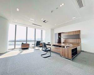 坡子街步行街 华远华写字楼 出售 单价9千以内