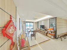 边户,两个卫生间都是明卫,产证满2年