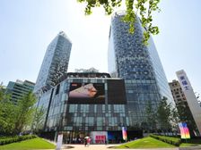 来福士中心地铁盖500至1200平米隔壁信德京汇新保利大厦