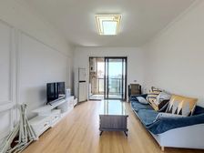 金湖听语 3室2厅 117.37平次新小区诚心卖