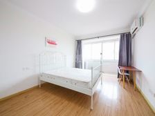 18号芳芯站150 ,实用面积高,采光很棒,业主诚意出售