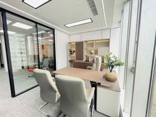 世纪公园,证大立方大厦3隔断12工位,可拎包入住