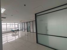 180平4400可谈 带部分家具 双向采光