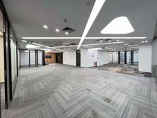 长隆地铁站 时代Epark 芳华里780方 三面采光可配家具