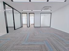 创举商务大厦142方-320方 2-3间隔可24办公拎包入住