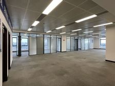 白云区地标建筑三元里中心402平全新甲级精装写字楼免中介费