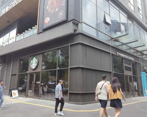 天府三街腾讯大厦对面!年租40万(星巴克)出售 随时过户