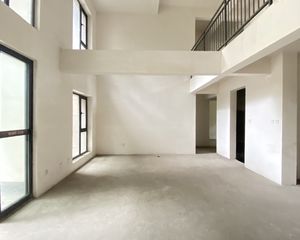 新上!上叠实得大,带私家室内电梯,双层空中花园,