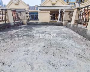 处理卖! 二街联排 !已搭建好!带花园平台!有电梯!