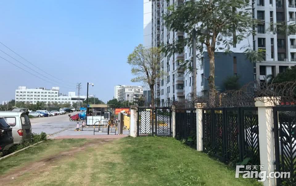 精装南向大3房2卫 保养好 看房方便 价格可谈,佛山顺德伦教万科沁园