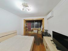 2楼 全明西边套 工农三村 前面带个小露台 采光