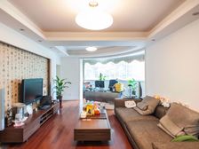 购物方便 精装可拎包入住 产权清晰 双卫生间 带电梯