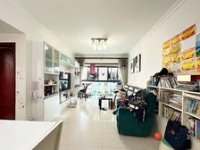 新世界东逸花园 送车位 包税 急售 南向 中层 价格可谈