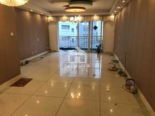 金湖广场地铁1号线和3号线三美和实水榭花都 130万 3室2