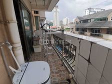 金湖广场地铁1号线和3号线三美泽峰苑 135万 3室2厅2卫