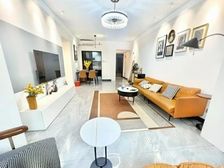 美林湖畔 诚心出售 价格可谈 送车位送家私家电 包税 南向