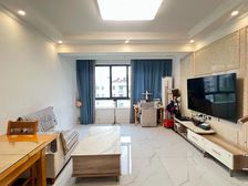 近宝龙 送阁楼 带露台 价格可谈